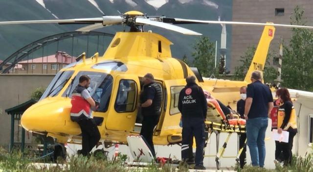 Erzurum’da zamana karşı yarış: Kalp krizi geçiren hasta ambulans helikopterle hastaneye yetiştirildi 1