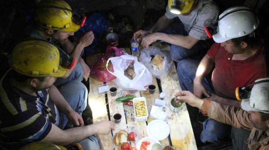 Maden işçileri yerin 300 metre altında ilk sahuru yaptı