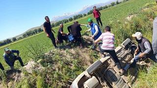 Kahramanmaraş’ta otomobil kanala uçtu: 4 yaralı