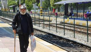 Zirveden sokaklara! Bir zamanlar patrondu şimdi trenlerde yaşıyor