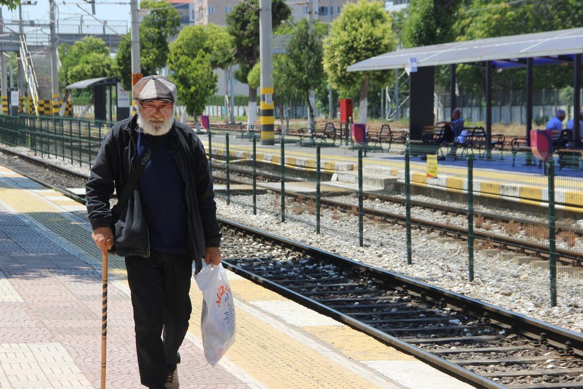 Zirveden sokaklara! Bir zamanlar patrondu şimdi trenlerde yaşıyor 3