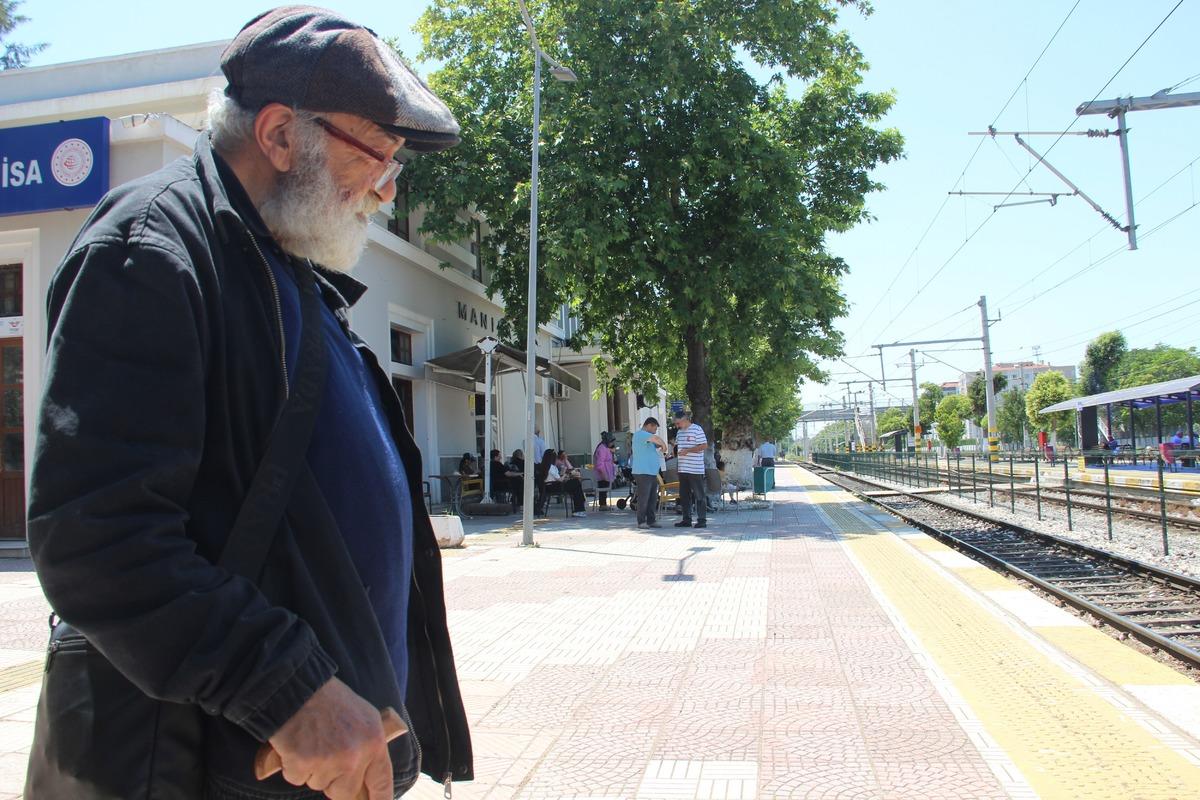 Zirveden sokaklara! Bir zamanlar patrondu şimdi trenlerde yaşıyor 2