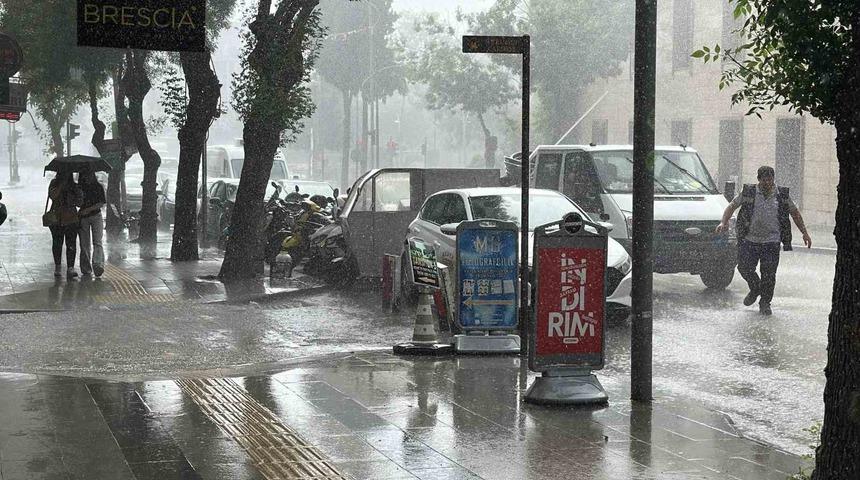Burdur&rsquo;da şiddetli yağmur etkili oldu