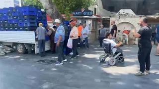 Halde alıcı bulamadığı 4 ton ürünü vatandaşlara ücretsiz dağıttı