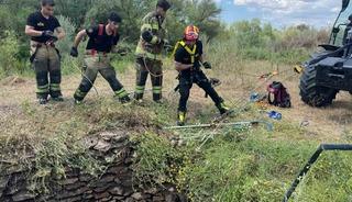 Su kuyusuna d&uuml;şen yaban domuzu, itfaiye ekiplerince kurtarıldı