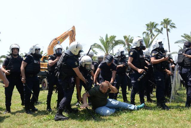 Mersin'de yıkıma benzinle direnenlere polis müdahalesi