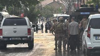 İşitme engelli kardeşini vuran saldırganı polis etkisiz hale getirdi