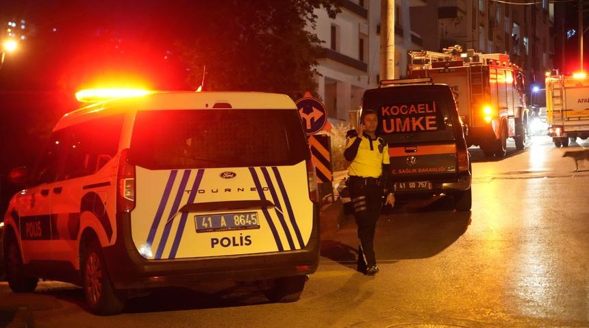 Tavandan sıva d&uuml;şt&uuml;: 5 kişilik aile tahliye edildi