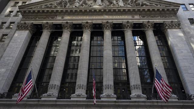 S&P 500 ve Nasdaq, çip hissesi satışları ve jeopolitik risklerle bir ayın en düşük seviyelerini gördü