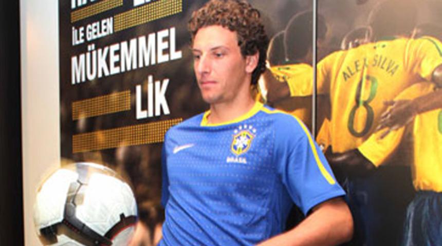 Elano Blumer geri dönüyor