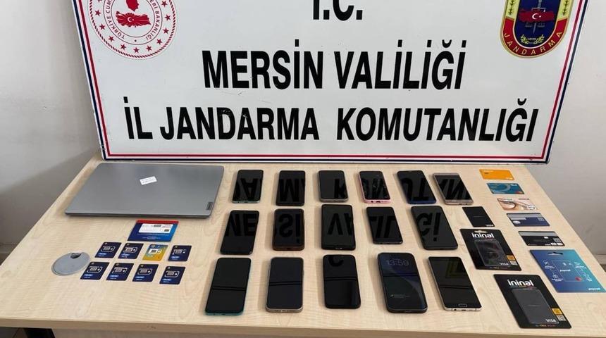 Mersin'de sahte ilanlarla dolandırıcılık yaptıkları iddia edilen 18 ş&uuml;pheli tutuklandı