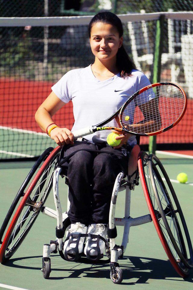 Paralimpikte ilk Türk kadın tenisçi Büşra, reklam yıldızı oldu