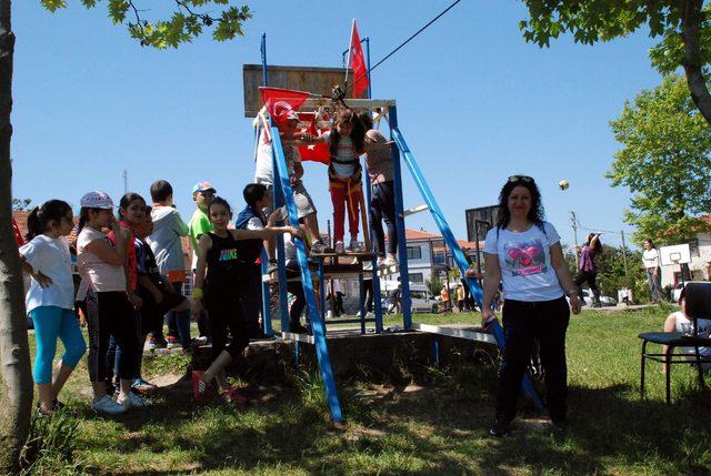 Survivor'dan etkilenip, köy okulunda ‘Melenvivor’u kurdular