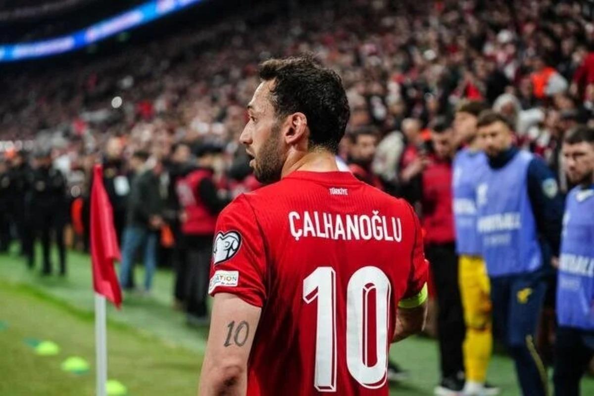 Milli takımda Hakan Çalhanoğlu Dünya Kupası favorisini açıkladı! 3