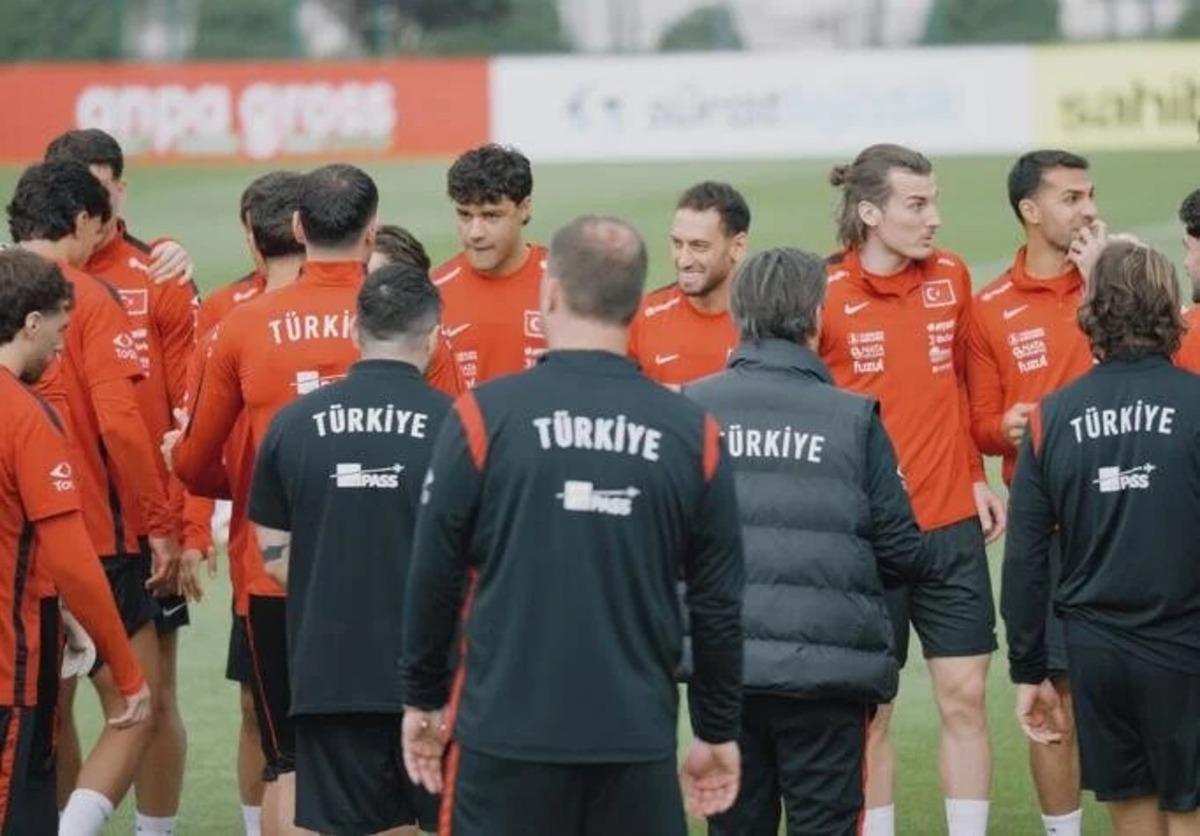 Milli takımda Hakan Çalhanoğlu Dünya Kupası favorisini açıkladı! 4