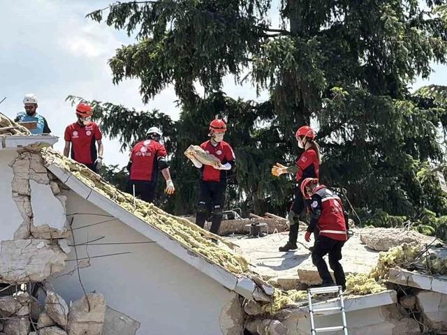 D&uuml;zce'de deprem tatbikatı!