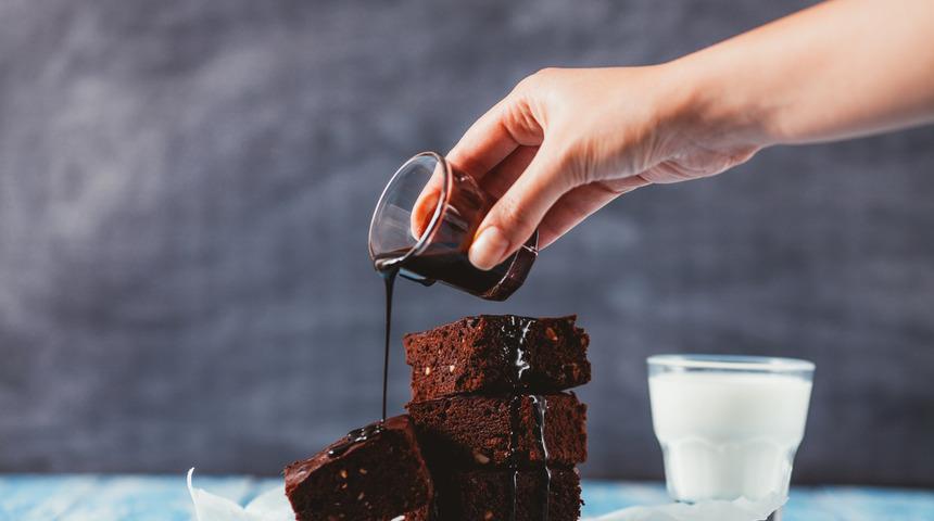 Yoğun çikolatalı kek