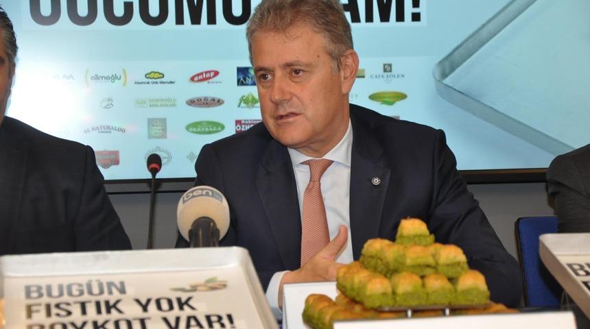 İzmirli tatlıcılardan Antep fıstığındaki fiyat artışına karşı eylem