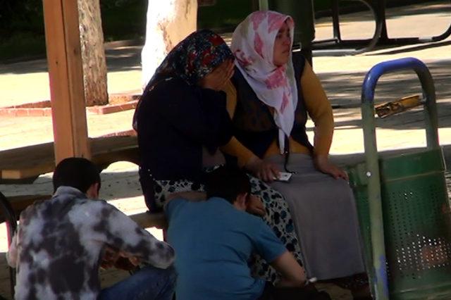 Minib&uuml;s&uuml;n &ccedil;arptığı motosikletli &ouml;ld&uuml; 2