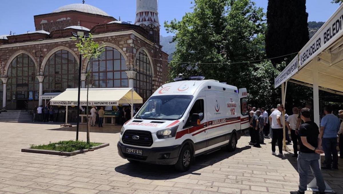 Kalp krizinden ölen arkadaşının cenazesinde kalp krizi geçirdi 2
