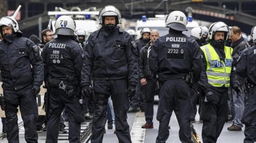 Almanya'da tartışma yaratan karar! Polis faşizmi yasalaştı