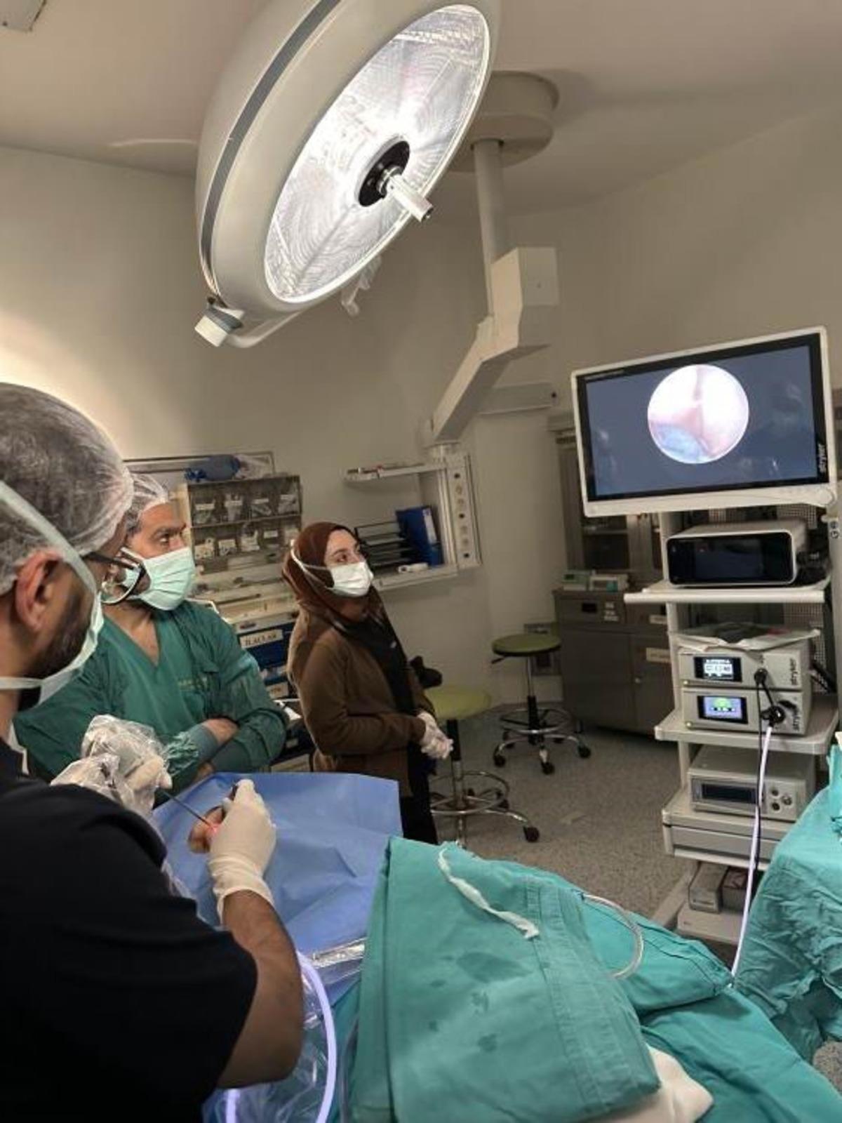 8 yıl ağrı çekti, çözümü balon oldu! Kulağında şişirdiler 1