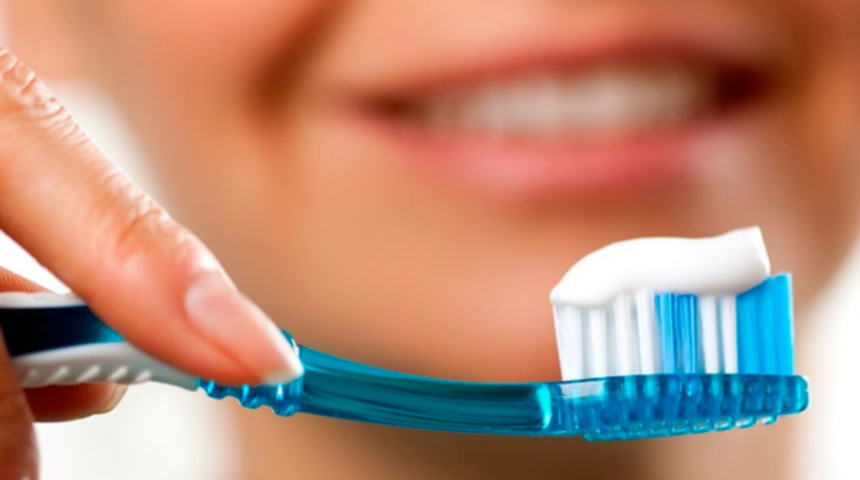 Diş fırçalamak orucu bozar mı? Diyanet diş fırçalama konusunda ne diyor?