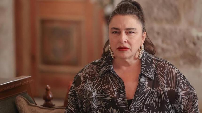 Esra Dermancıoğlu iğne ipliğe d&ouml;nd&uuml;! Son pozlarını g&ouml;ren inanamadı