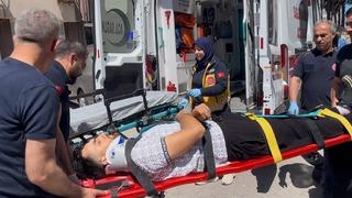 Sinop’ta otomobil kapısına çarpan motosikletli yaralandı