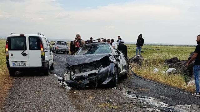 Diyarbakır’da 2 kişinin öldüğü kaza anı cep telefonu kamerasına yansıdı