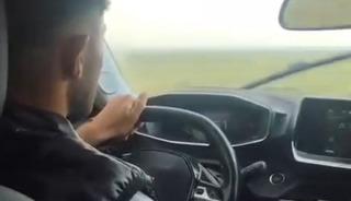 Hız g&ouml;stergesi 159 km'yi g&ouml;steriyordu... Kahreden anlar!