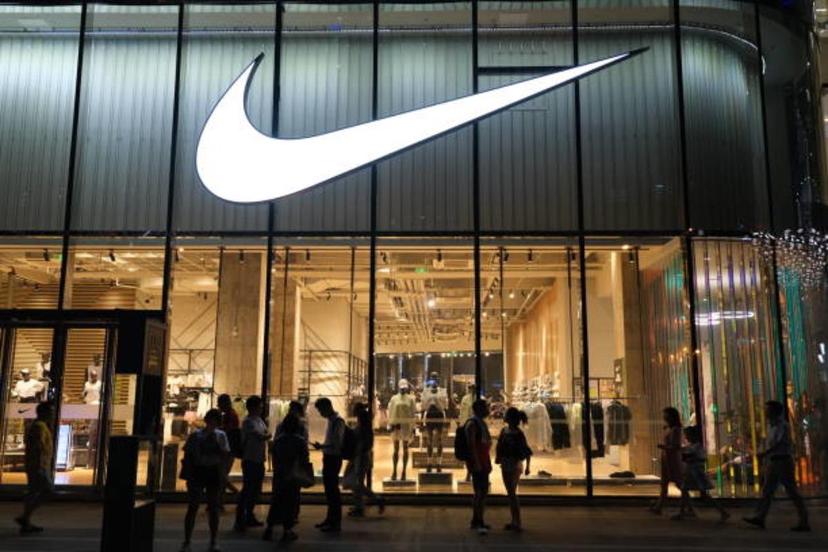 Nike rakiplerinin gerisinde kaldı: Hisseler sert d&uuml;şt&uuml; 1