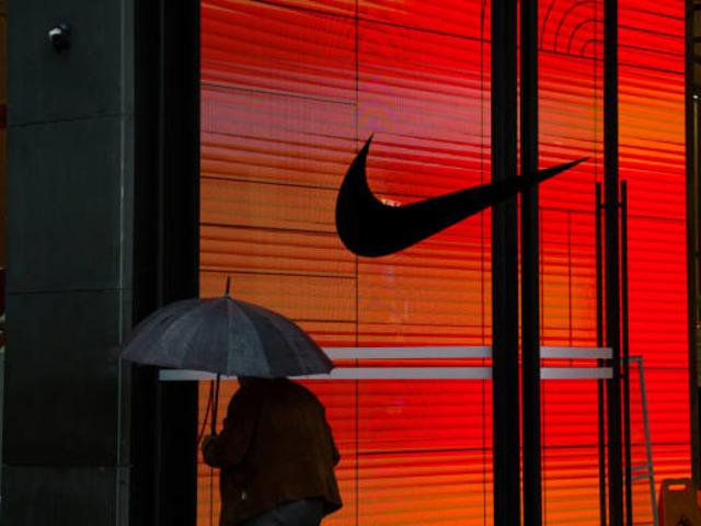 Nike rakiplerinin gerisinde kaldı: Hisseler sert d&uuml;şt&uuml;