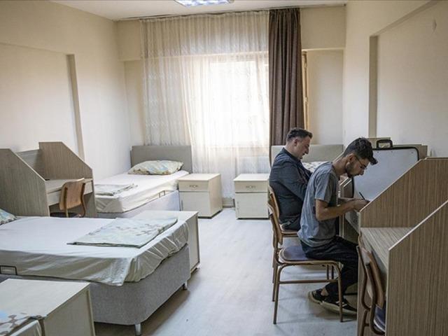 İBB'nin &ouml;ğrenci yurt &uuml;cretlerine yaklaşık y&uuml;zde 35 zam yapıldı