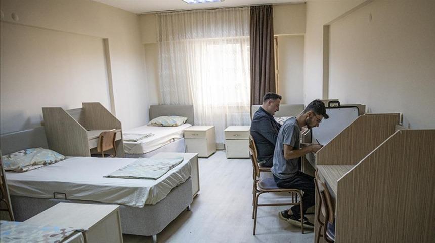 İBB'nin &ouml;ğrenci yurt &uuml;cretlerine yaklaşık y&uuml;zde 35 zam yapıldı