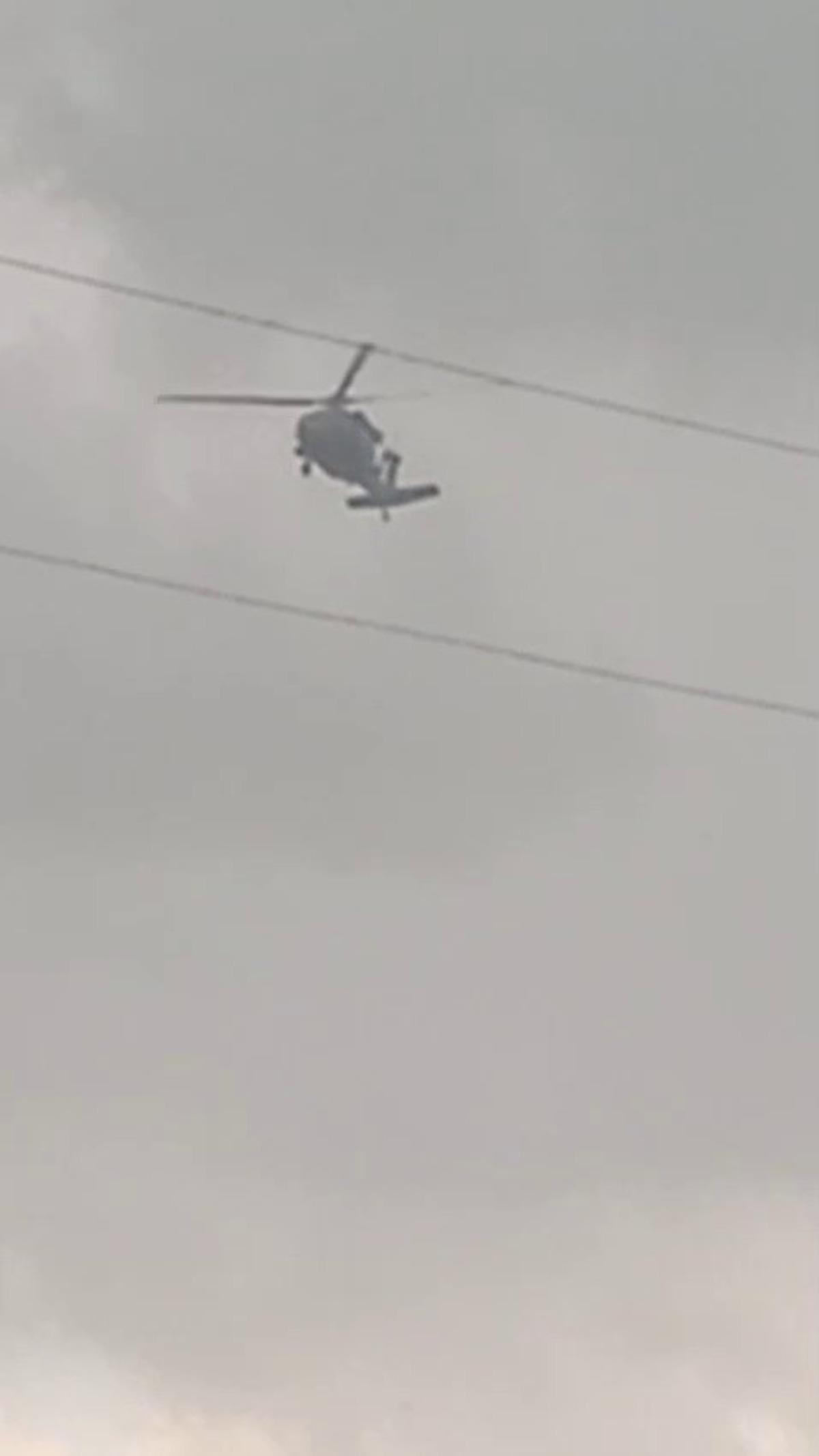 Askeri helikopter dolu ve yağmura yakalandı 1