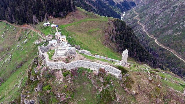 Karadeniz'in en yükseğindeki kalenin restorasyonunda sona gelindi