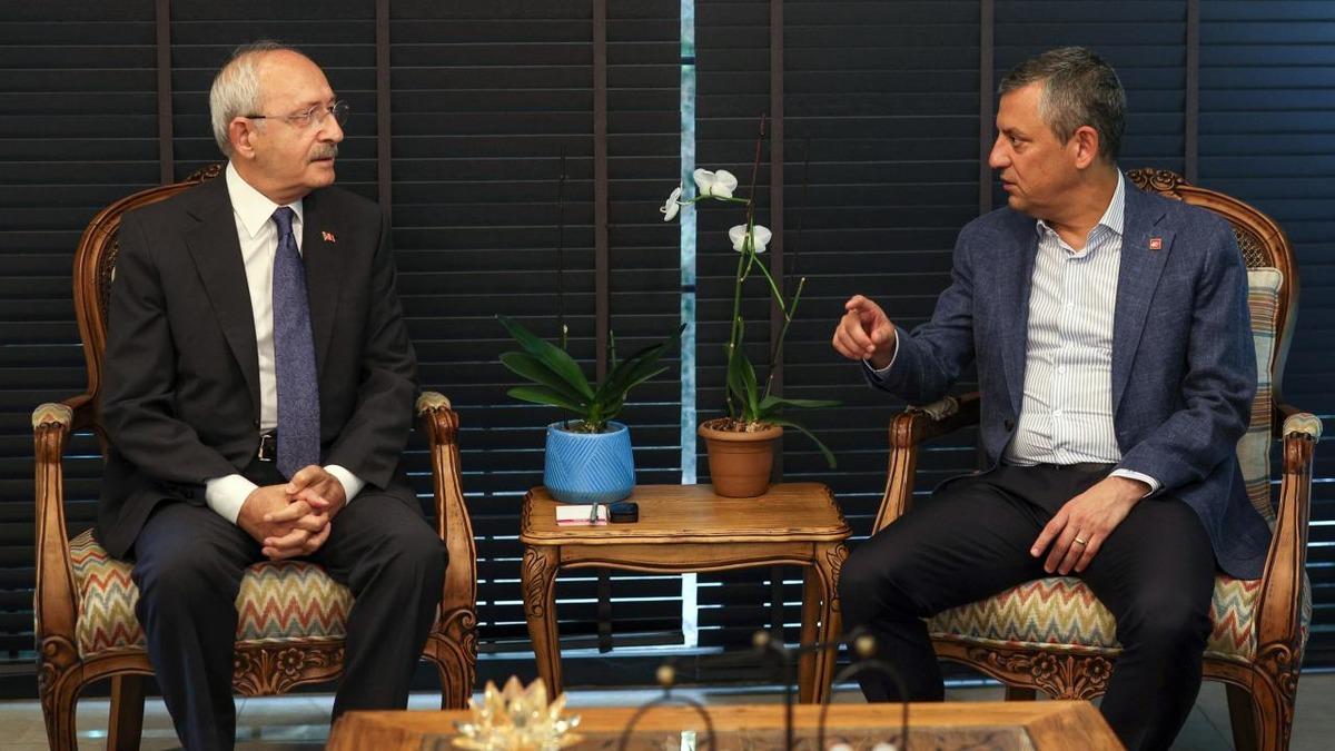  Devlet Bah&ccedil;eli den &Ouml;zg&uuml;r &Ouml;zel e: "Bu yol doğru yol değil" 2