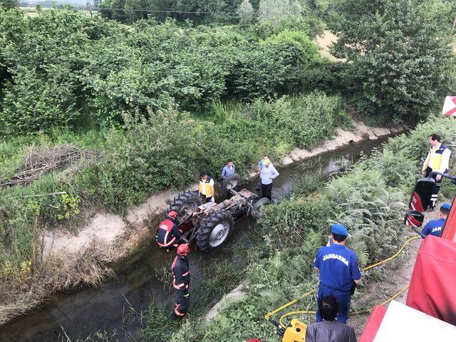 Su kanalına uçan traktörün sürücüsü öldü