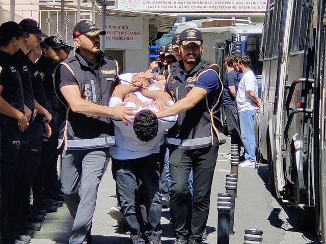 Adliyeye b&ouml;yle g&ouml;t&uuml;r&uuml;ld&uuml;ler: Barış Boyun su&ccedil; &ouml;rg&uuml;t&uuml;ne yeni darbe!