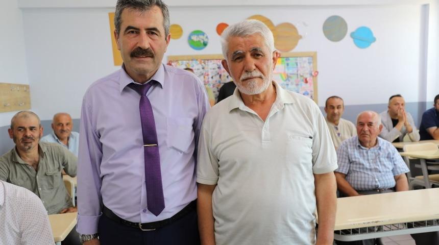 Karasu'da &uuml;&ccedil; nesli bir araya getiren duygu y&uuml;kl&uuml; buluşma