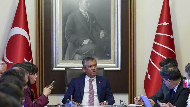Özgür Özel'den yeni parti açıklaması: O zaman mecburen kurulur