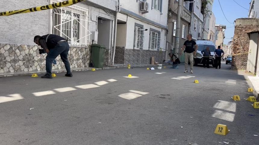 Bursa&rsquo;da sokak ortasında kurşun yağmuruna tutulan şahıs ağır yaralandı