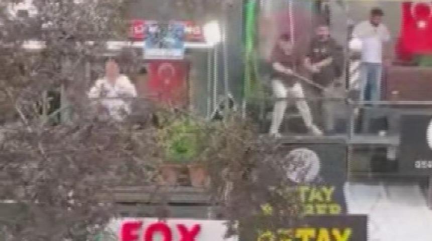Ankara&rsquo;da berberlerin sopalı kavgası kameraya yansıdı