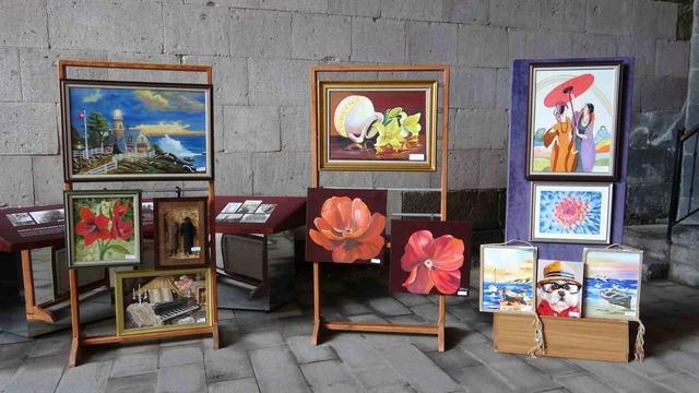 Erzurum&rsquo;da "Yaşayan değerlerin sanat yolculuğu" sergisine yoğun ilgi 6