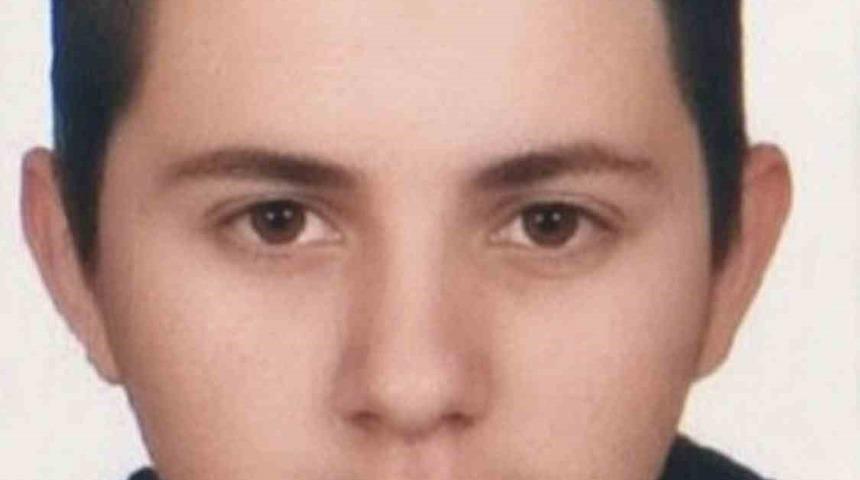 Kamyonetin &ccedil;arptığı motosiklet s&uuml;r&uuml;c&uuml;s&uuml; hayatını kaybetti