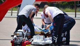 &Ccedil;orum&rsquo;da balkondan d&uuml;şen &ccedil;ocuk ağır yaralandı, ambulans helikopterle Ankara&rsquo;ya sevk edildi