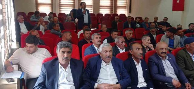 Genel Sekreter Aynalı, Tekman’da muhtarları dinledi 1