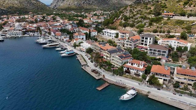 Bozburun sahili yeni yüzüne kavuştu