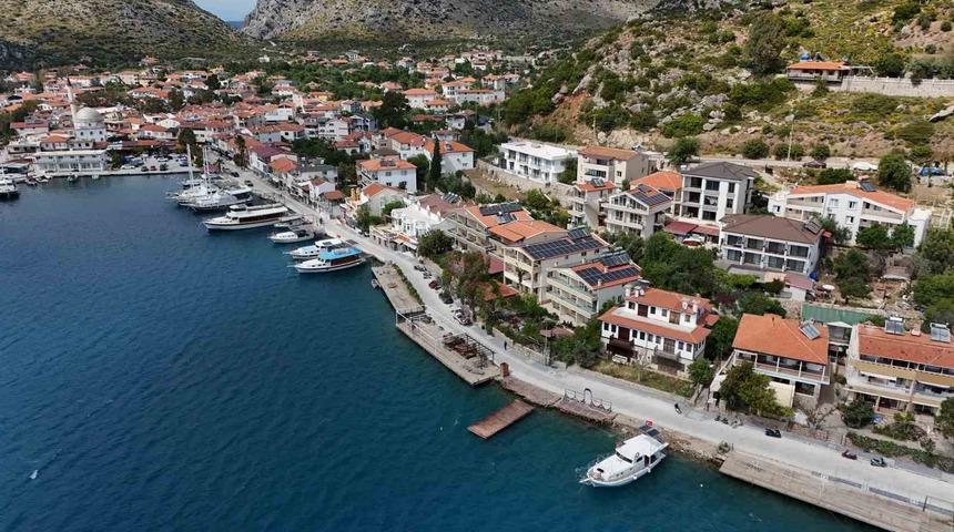 Bozburun sahili yeni y&uuml;z&uuml;ne kavuştu